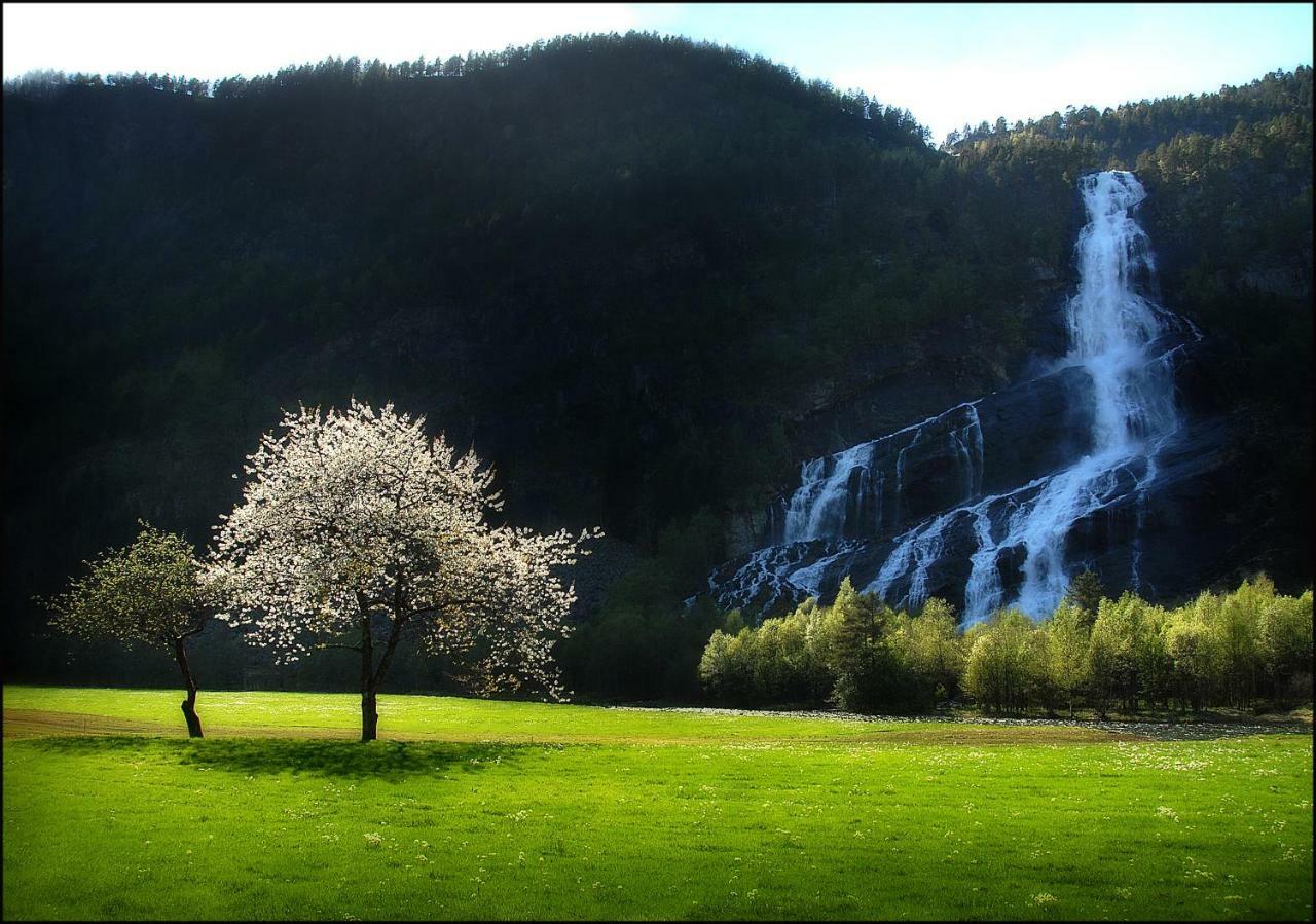 Husnes Sentrum Hotell Екстер'єр фото