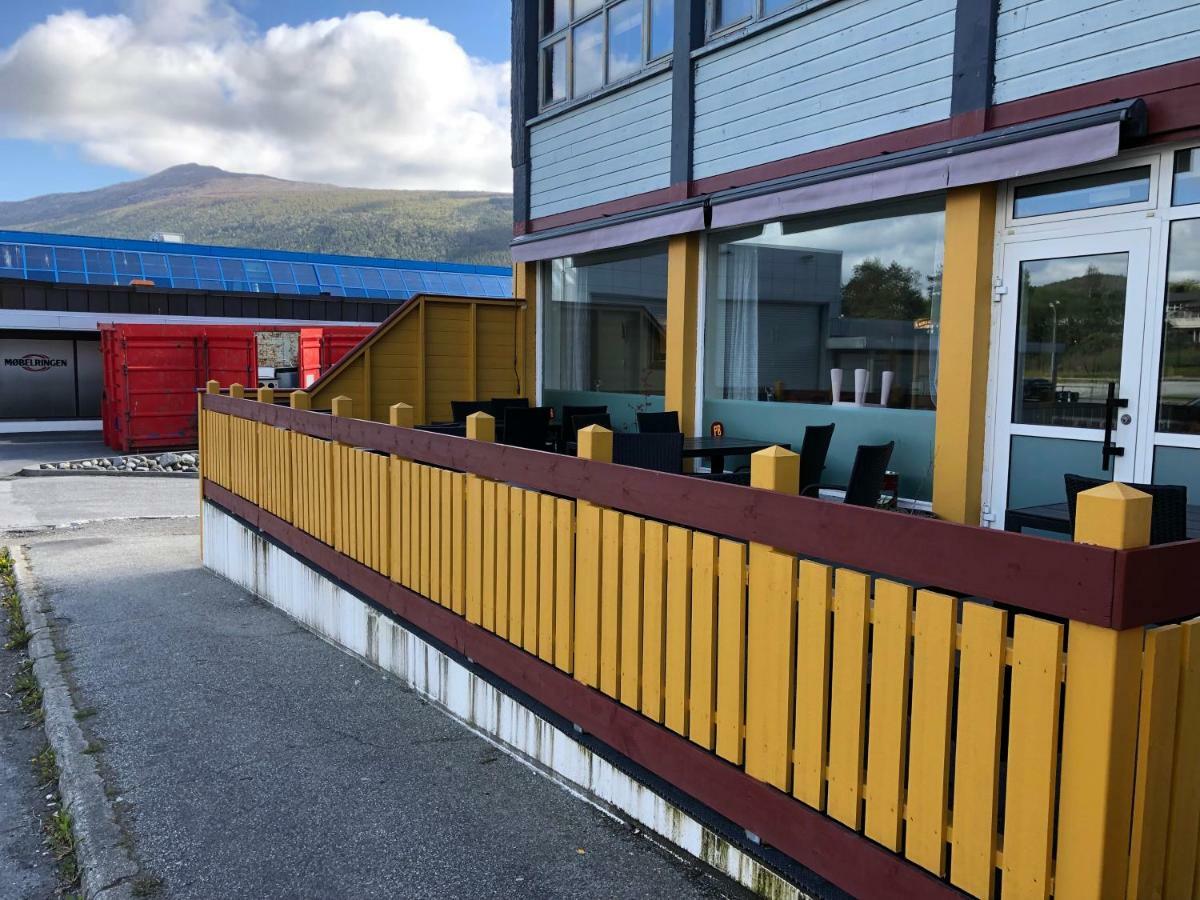 Husnes Sentrum Hotell Екстер'єр фото