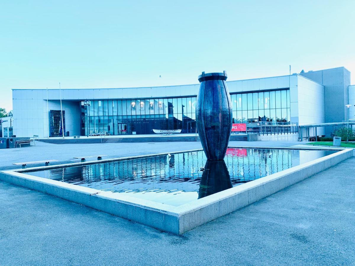 Husnes Sentrum Hotell Екстер'єр фото