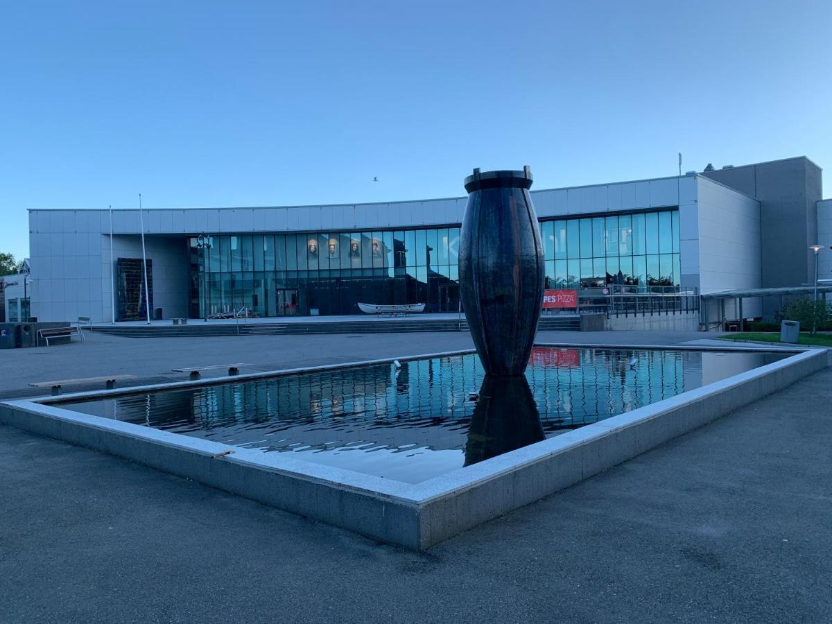 Husnes Sentrum Hotell Екстер'єр фото